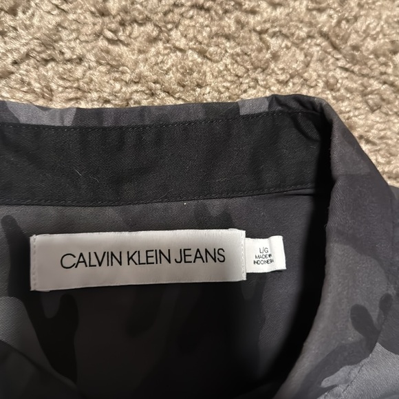 Black Camo Button Down Shirt - Picture 2 of 3